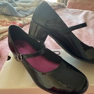 Girls black patent shoe